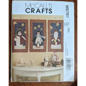 UNCUT McCall's Pattern M5781 Mini Christmas Quilts